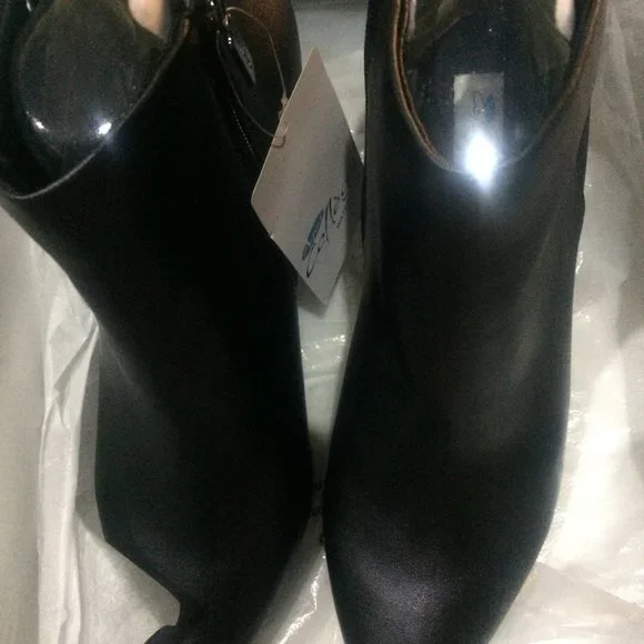 Aqua College Women's Taylor Waterproof Booties - Picture 5 of 6